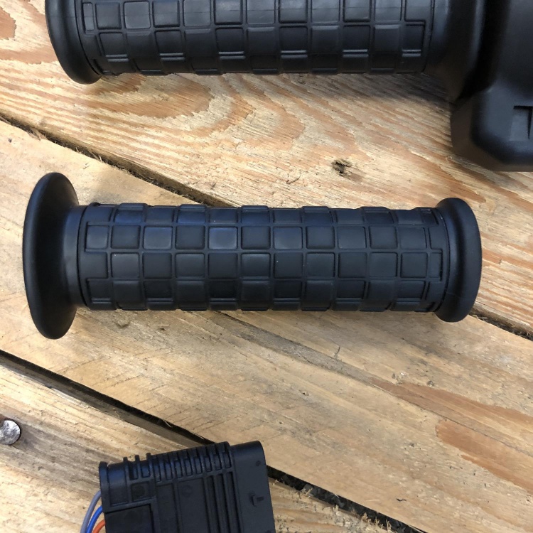 Indian FTR throttle housing and grips